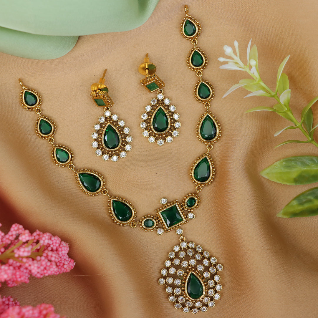 Victorian Green Bridal Necklace - Elegance Redefined