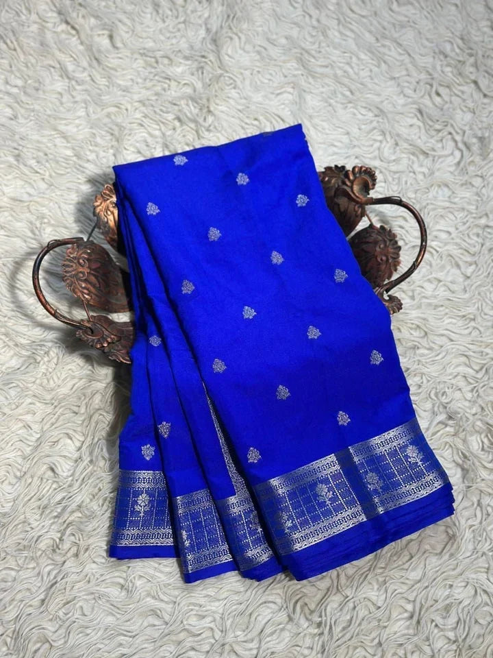 Matching Jewellery For The Blue Saree Because Royalty Matters