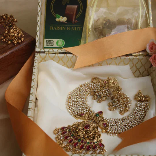 10 Types of Traditional Indian Earrings | Sparkle and Glow