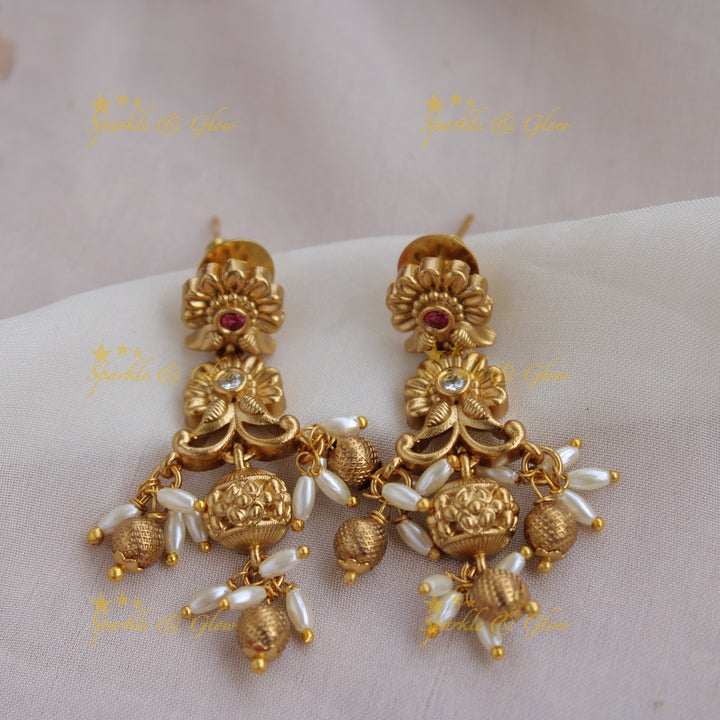 Elegant Premium Matt floral Short Necklace with rice pearls and gold beads