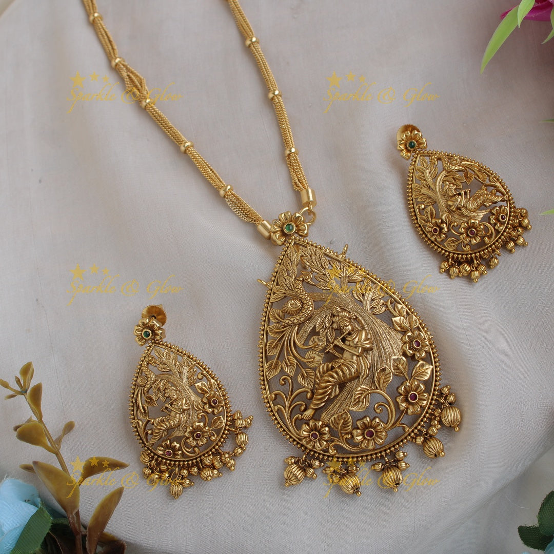 Exclusive Krishna playing flute carved pendent with chain with gold beads
