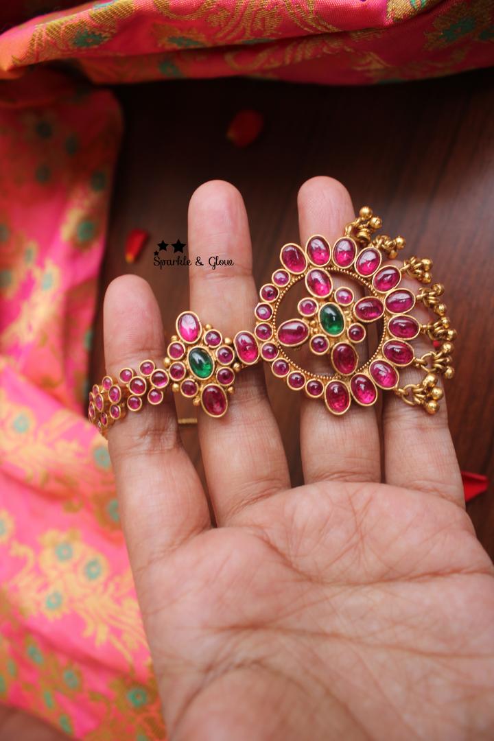 Kemp stones non idol single line maang tikka