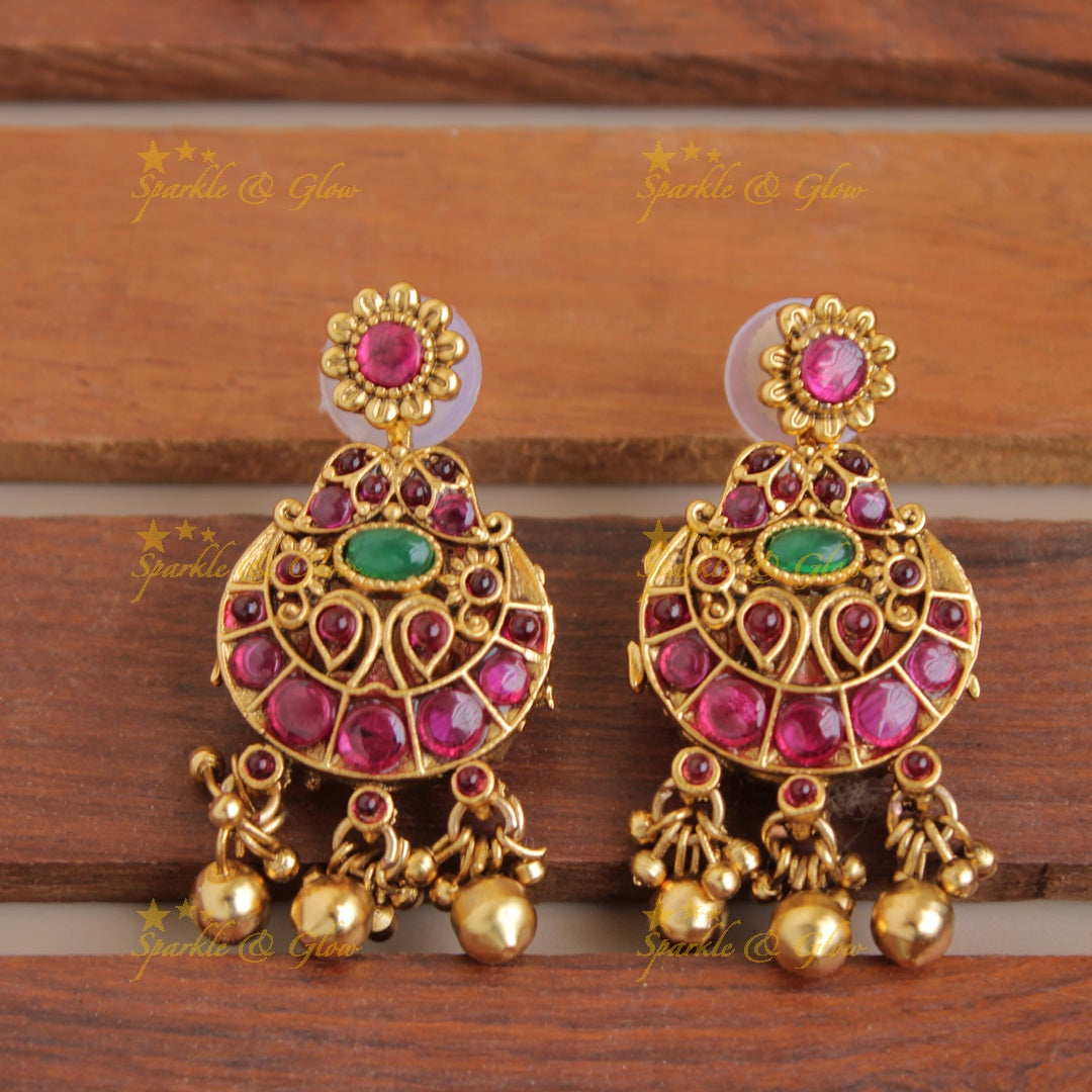 Statement Lakshmi Half moon kemp stone reversible short necklace with gold beads with maang tikka