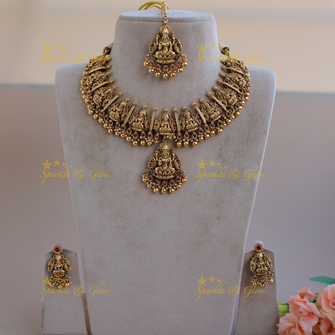 Statement Lakshmi Half moon kemp stone reversible short necklace with gold beads with maang tikka