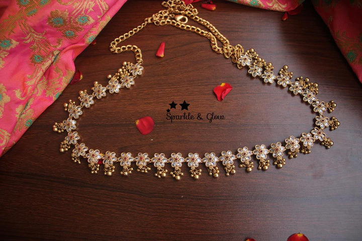 Flowe design Kemp stones hip chain with gold beads