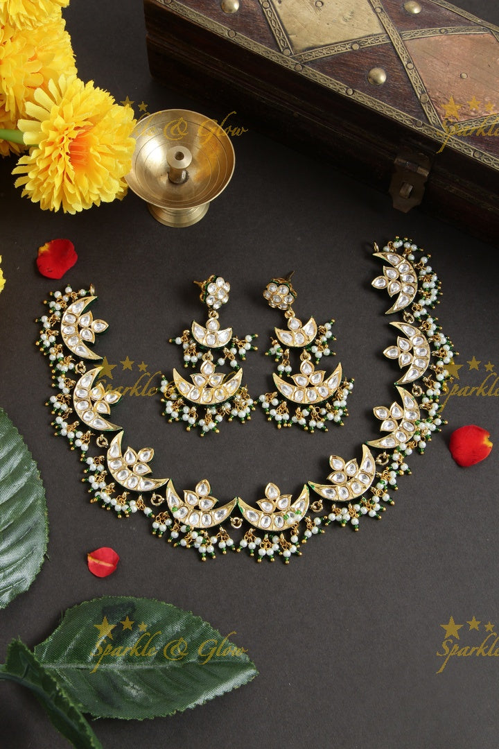 Kundan half moon guttapusalu necklace