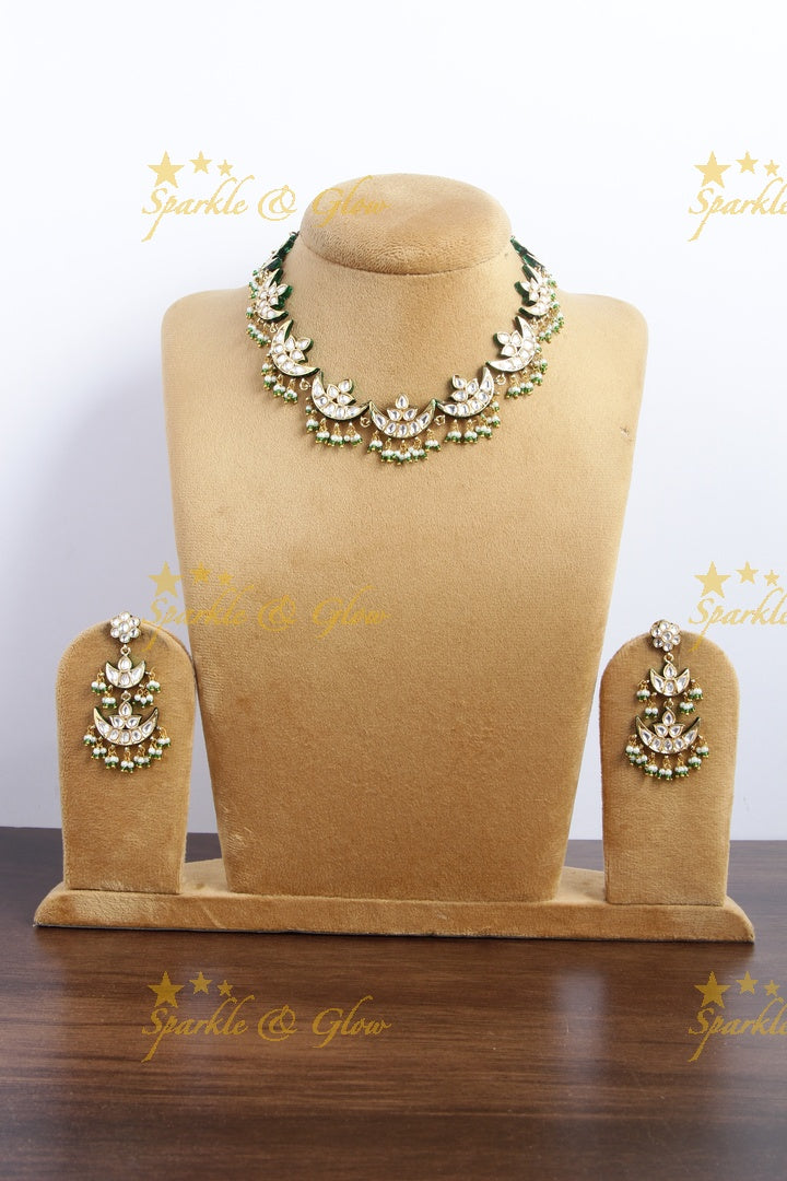 Kundan half moon guttapusalu necklace