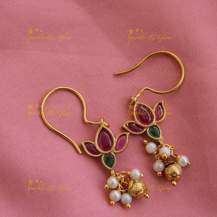 Elegant Lotus short necklace with ruby emerald pearls and gold beads - Sparkle and Glow