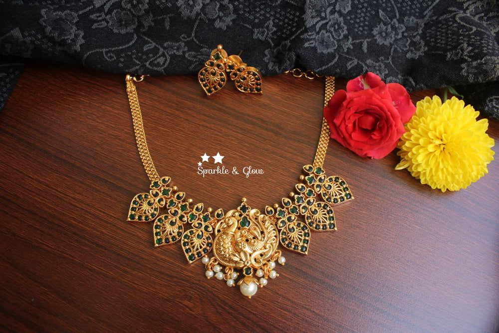 Green kemp stones gold alike polished high neck choker - Sparkle and Glow