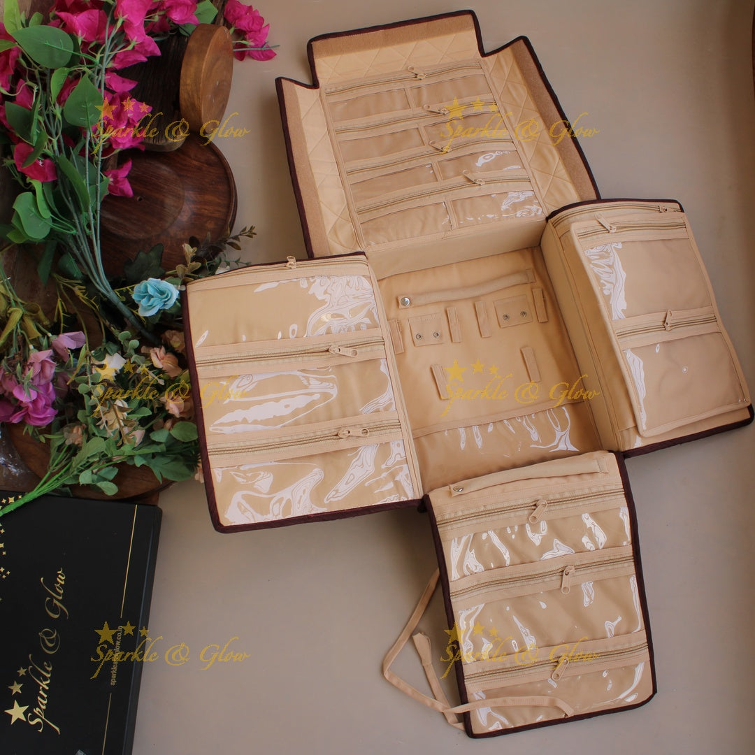 Foldable multiple section jewellry organizer with circle design