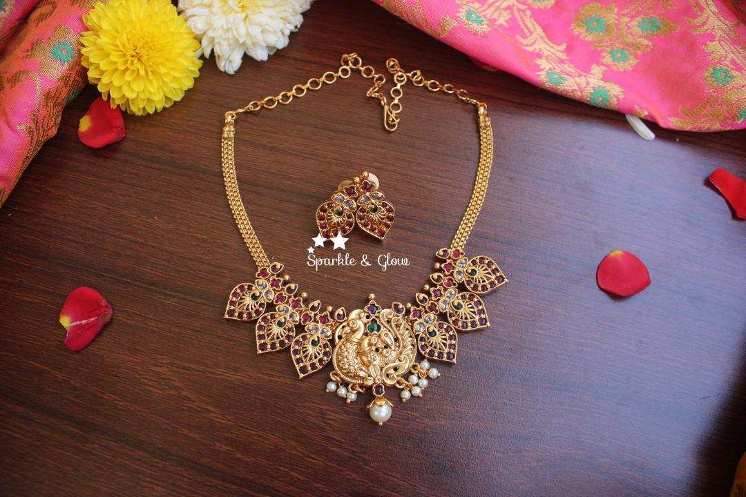 Green kemp stones gold alike polished high neck choker - Sparkle and Glow