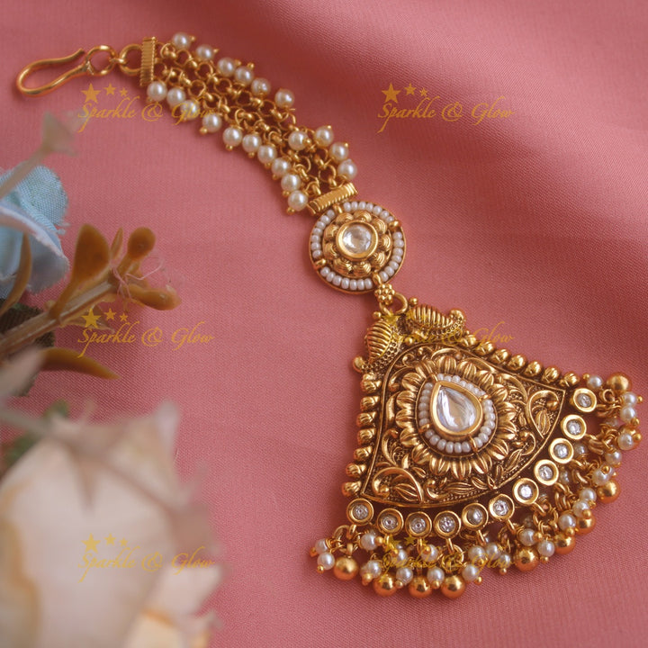 Gorgeous Floral leaf gutta pusalu maang tikka