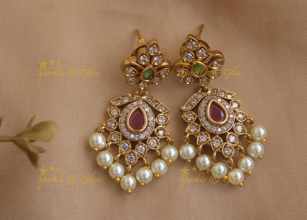 Elegant Floral Pearl Chain - Sparkle and Glow