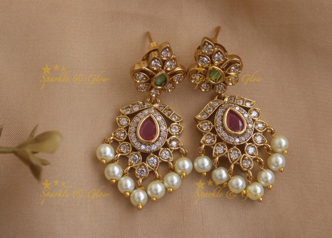 Elegant Floral Pearl Chain - Sparkle and Glow
