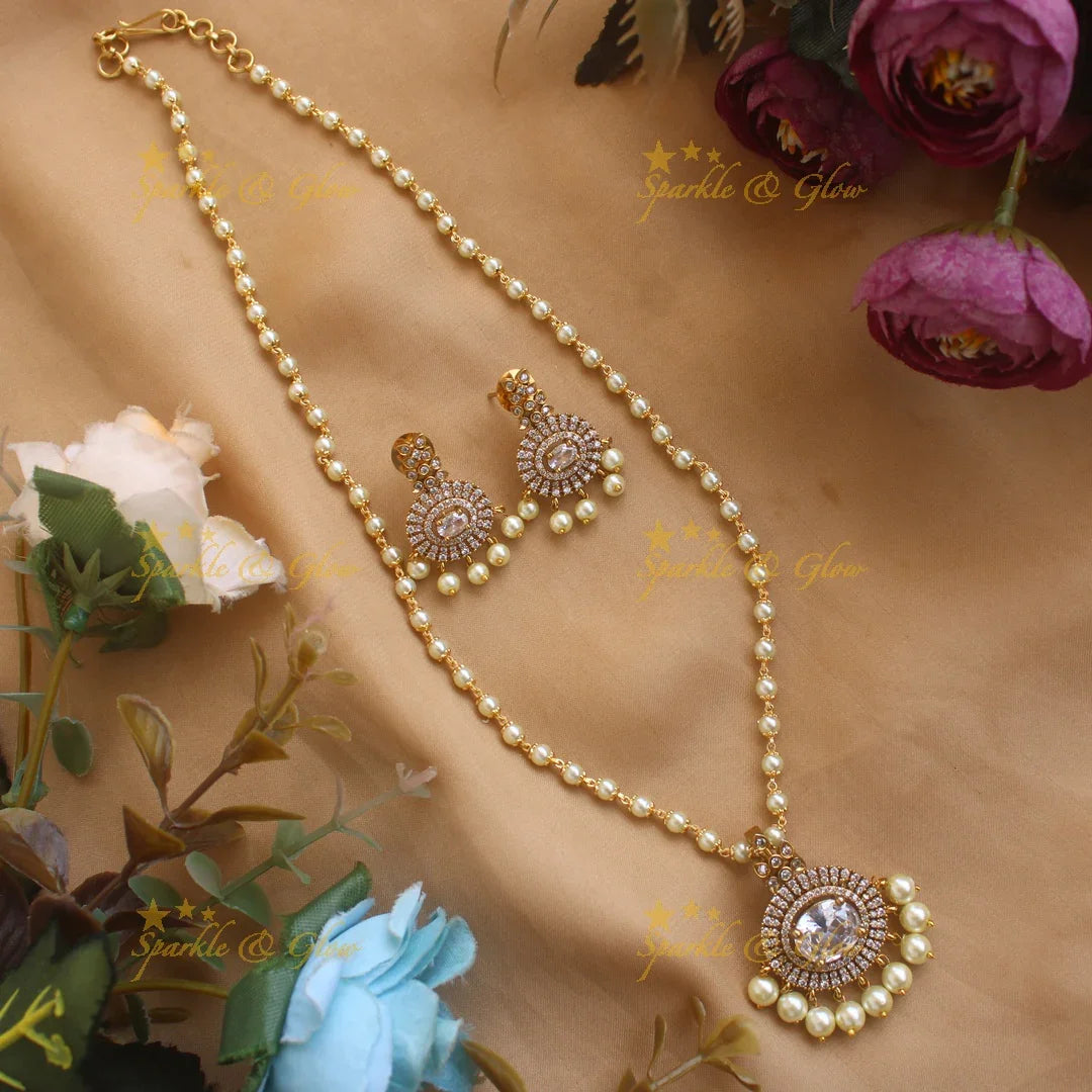 Sparkling Circle design Pearl chain- White - Sparkle and Glow