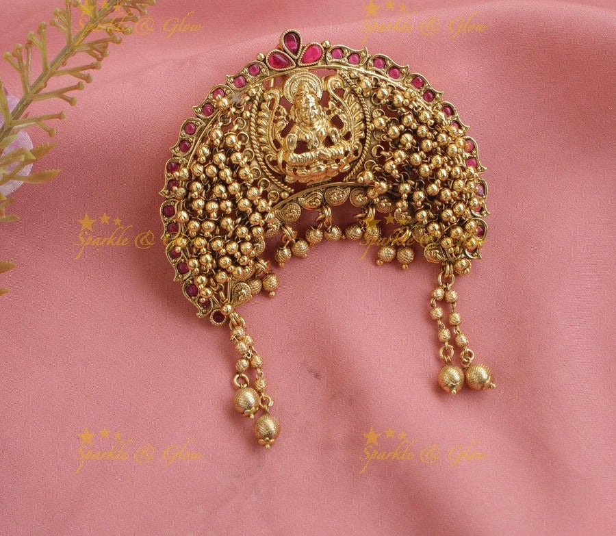 Beautiful Lakshmi Mango Carved cluster Gungroo Bun Bellai with Gold Beads hangings-Red - Sparkle and Glow