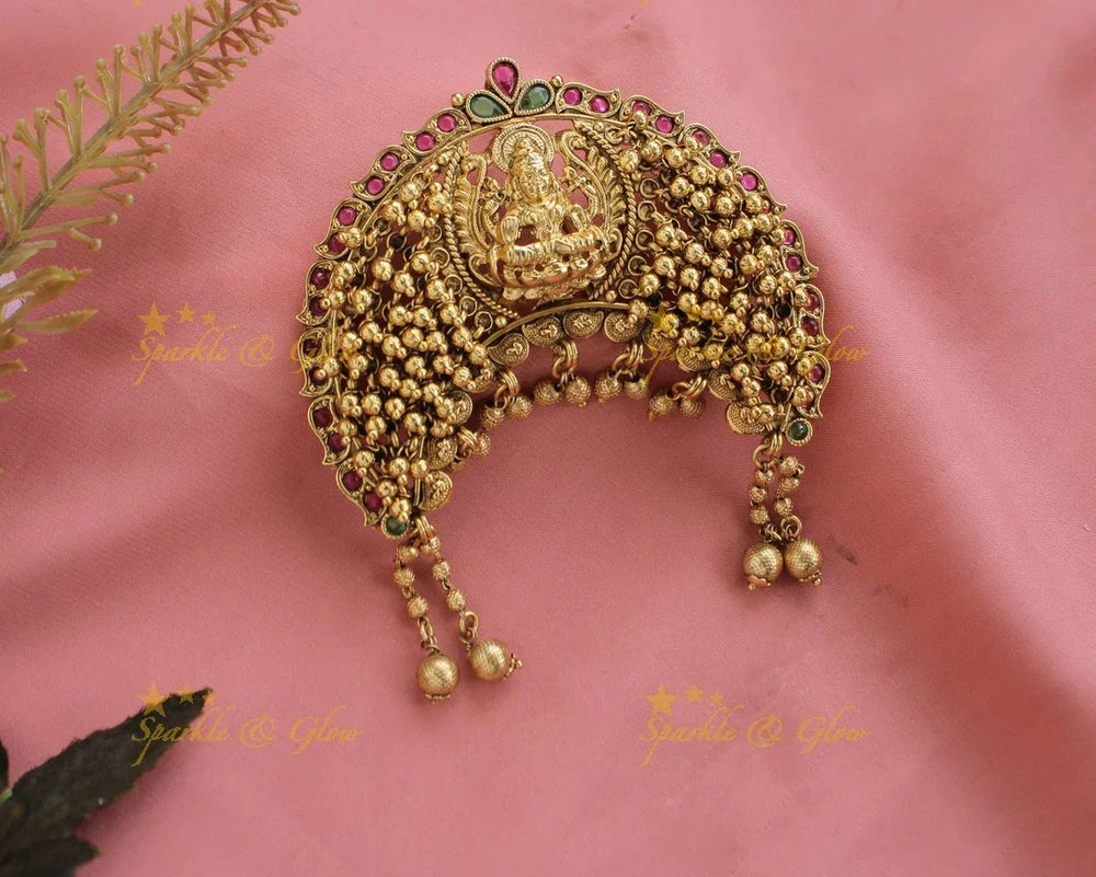Beautiful Lakshmi Mango Carved cluster Gungroo Bun Bellai with Gold Beads hangings-Red - Sparkle and Glow