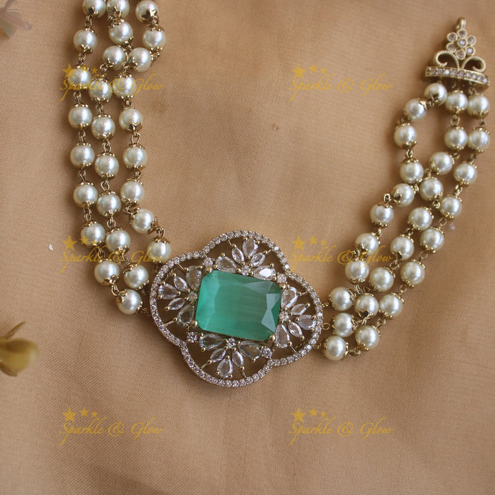 Stunning Glittering Stone floral Pearl choker