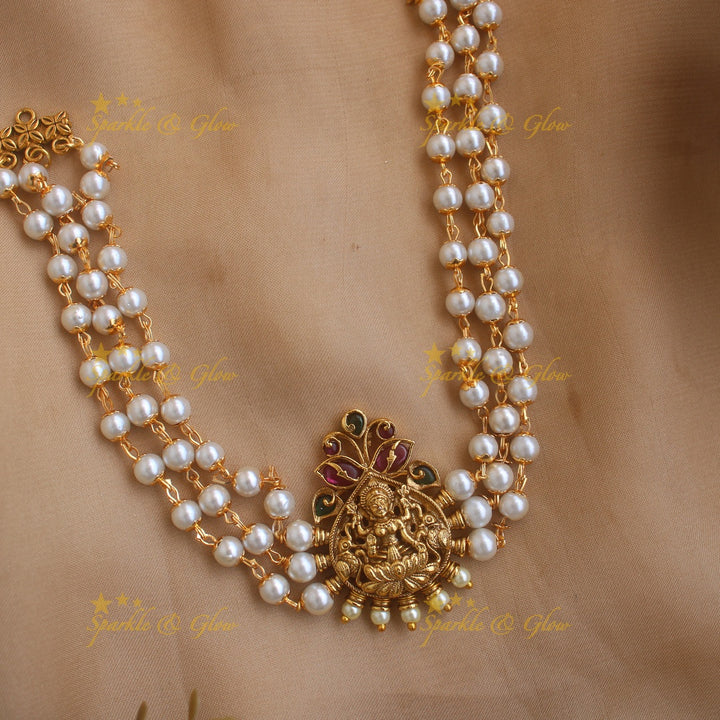 Idol Lakshmi Leaf design Pendant Pearl choker