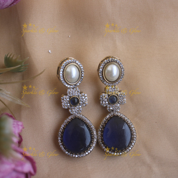 Statement Floral and Oval design Victorian AD short necklace with pearls and stones - Blue
