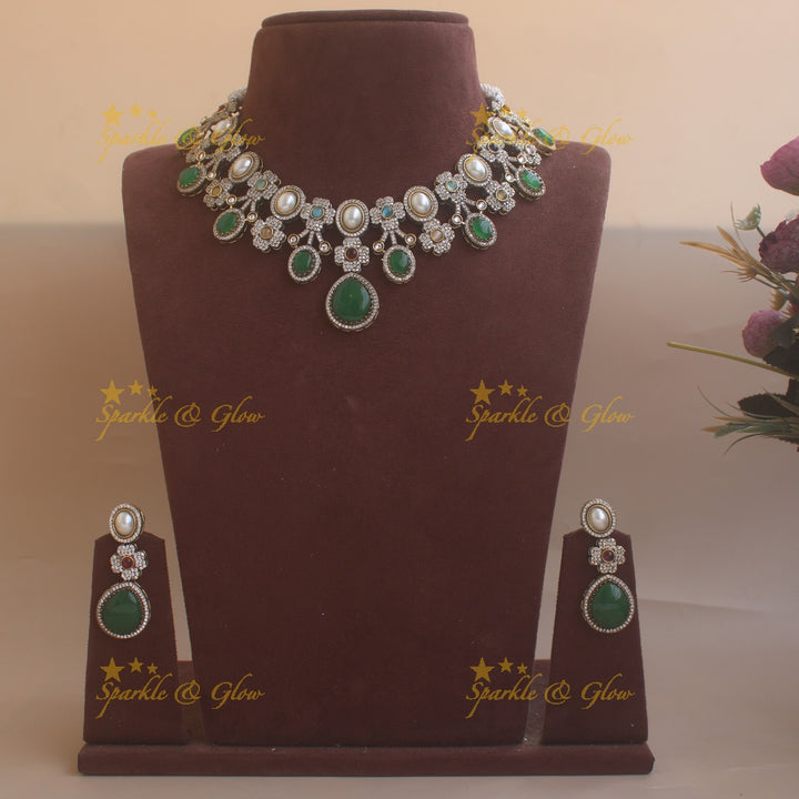 Statement Floral and Oval design Victorian AD short necklace with pearls and stones - Green