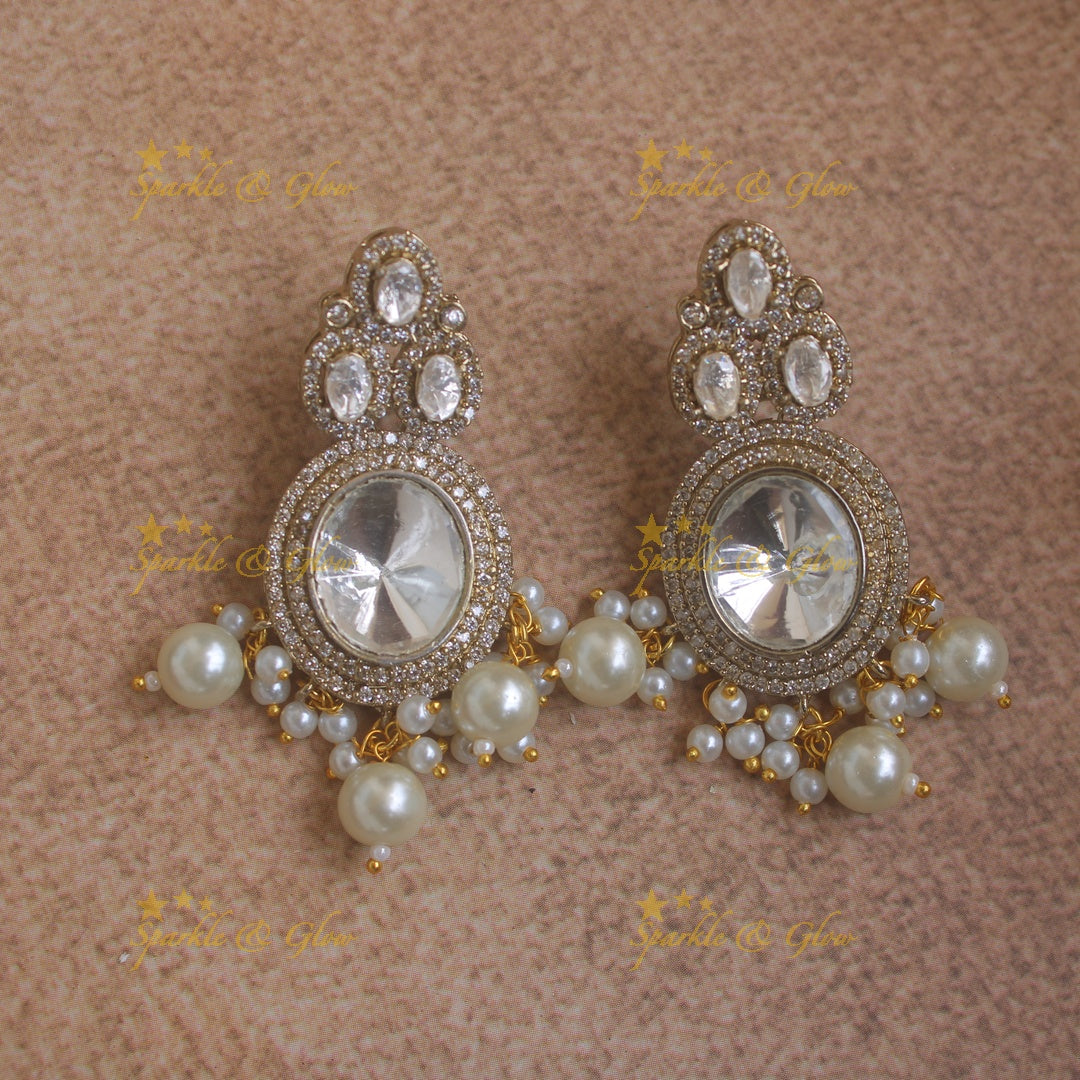 Gorgeous Oval stone victorian AD choker with pearl drops - green