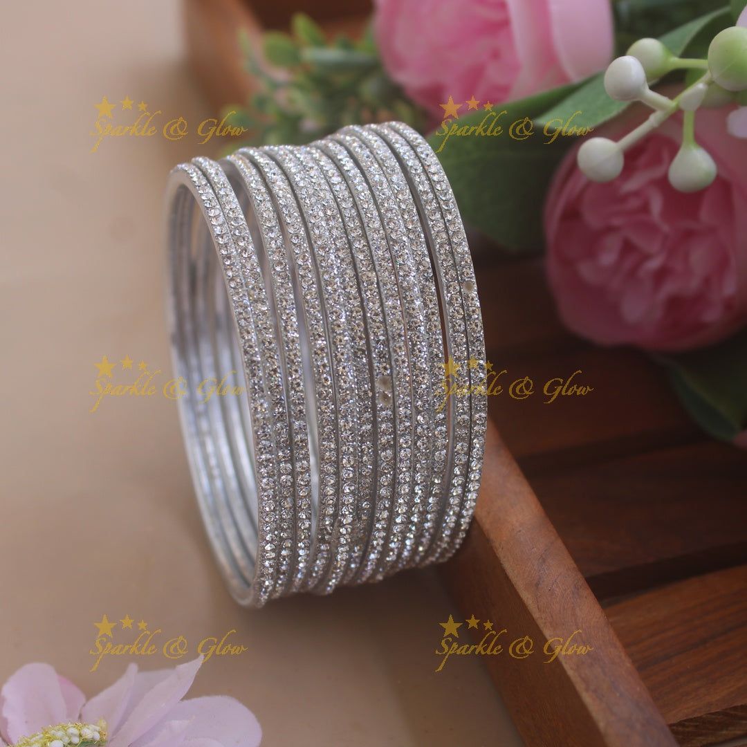 Beautiful three colour bangle set