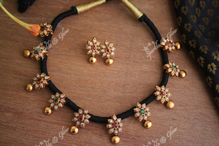 Statement thread necklace