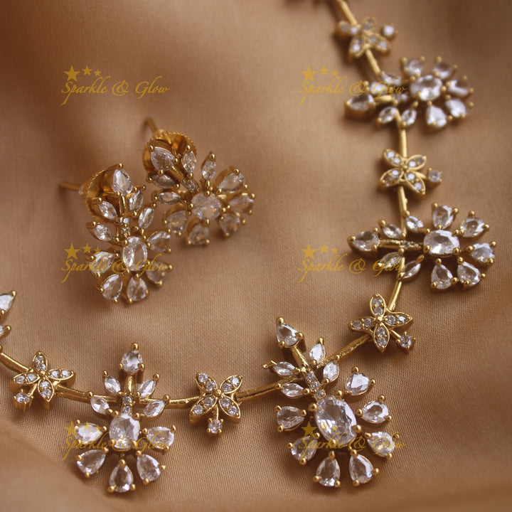 Elegant Flower design AD short necklace