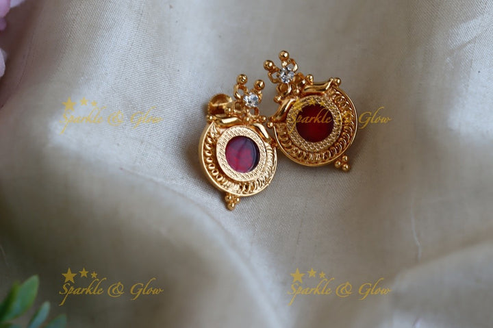 Elegant Kerala style Bindi design Earrings-Red
