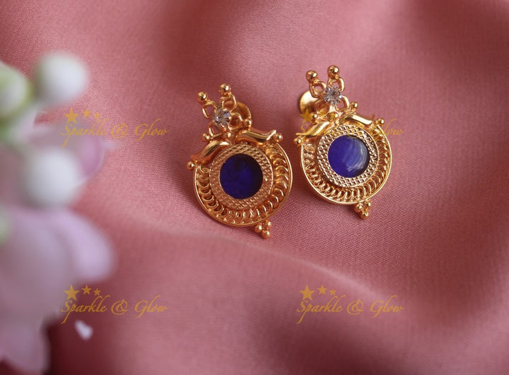 Elegant Kerala style Bindi design Earrings-Red