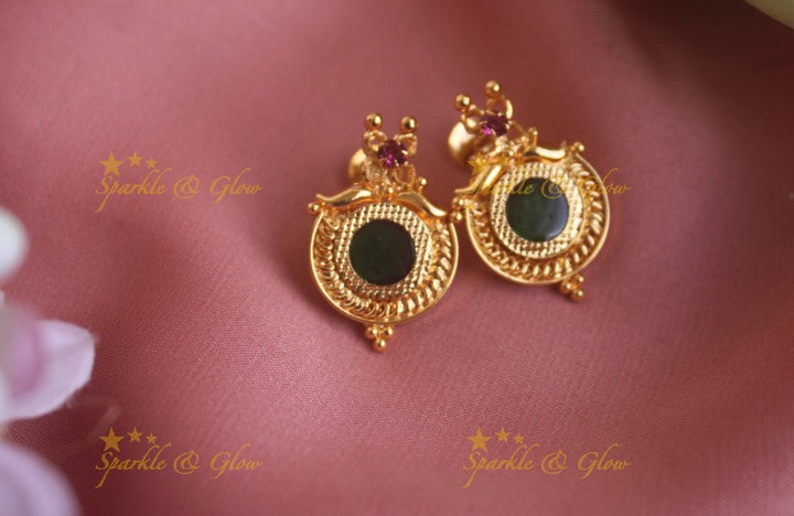 Elegant Kerala style Bindi design Earrings-Red