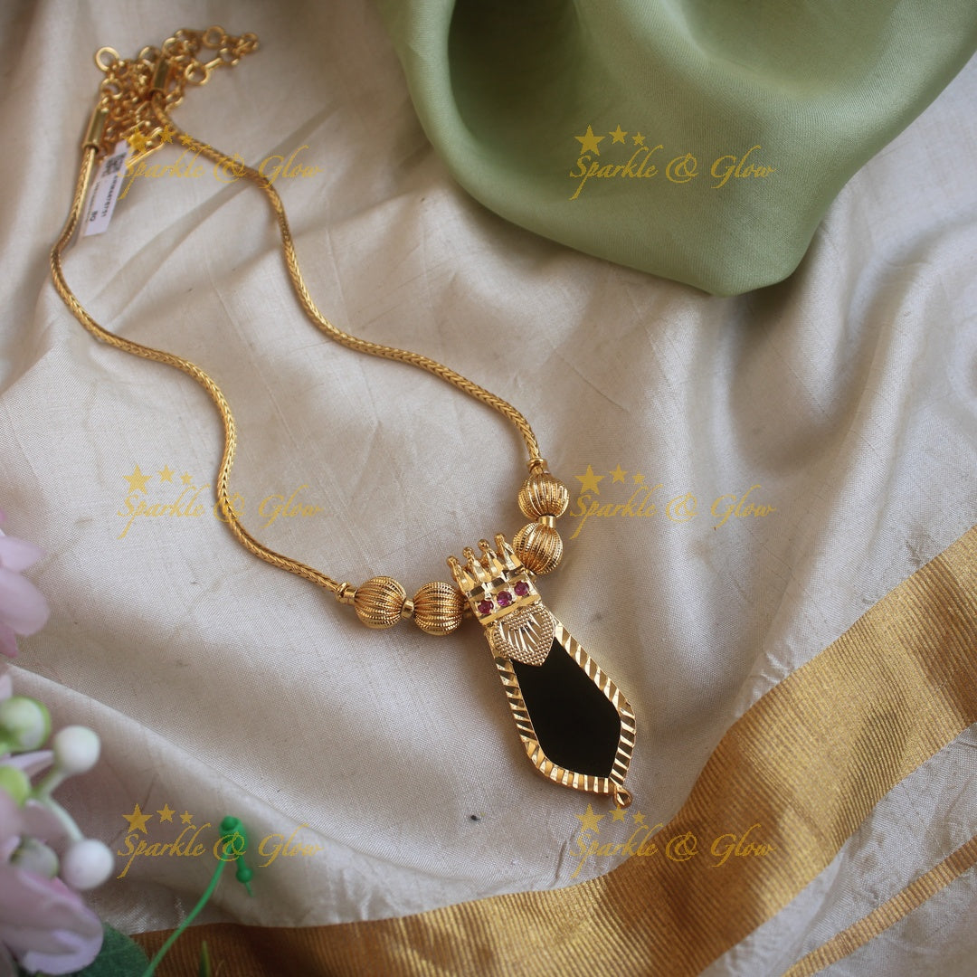 Elegant Kerala style Emerald non idol pendant necklace