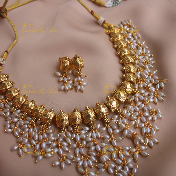 Elegant box design guttapusalu short necklace