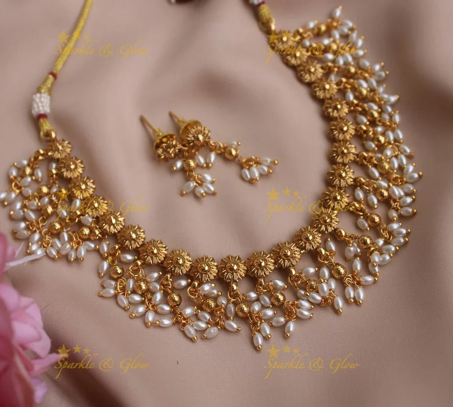 Gracious Sunflower design Guttapusalu short necklace - Sparkle and Glow