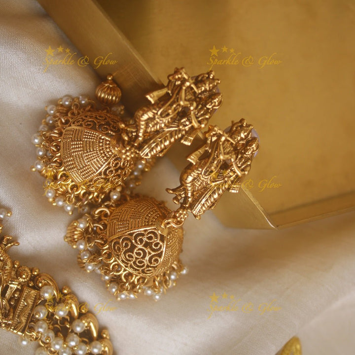 Elegant Radhakrishna carved pearl cluster short necklace - Sparkle and Glow - Pearl - Back Thread