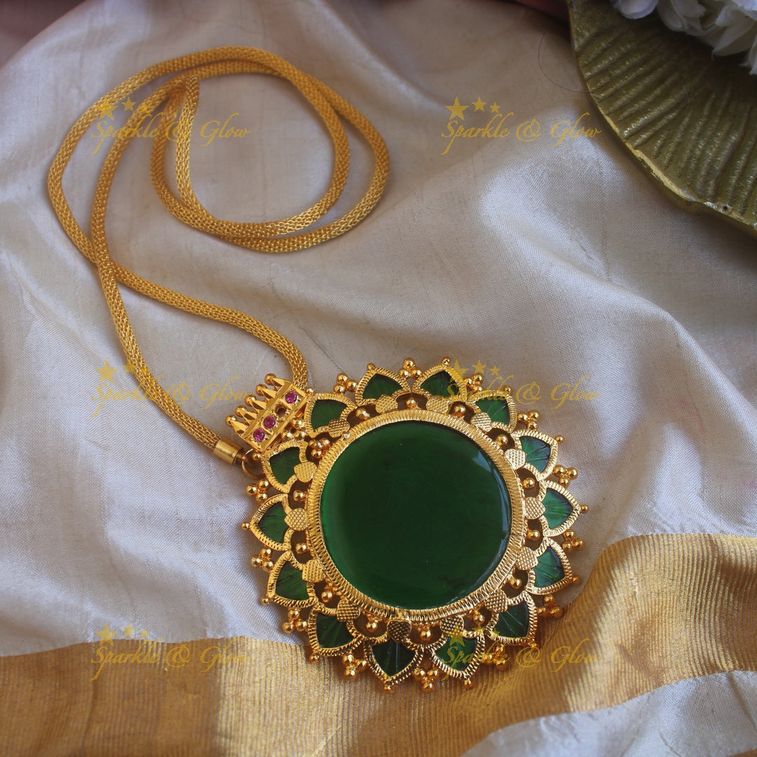 Gorgeous Floral design palakka pendant with chain