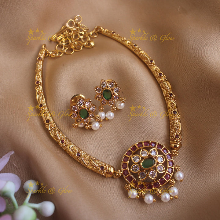 Sparkling Kemp floral Hasli necklace