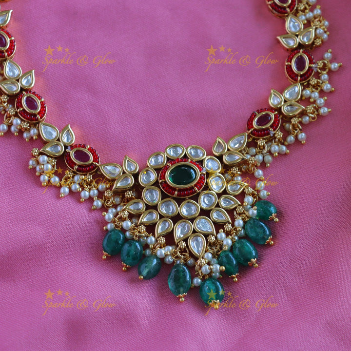Elegant Floral Leaf design Kundan short necklace
