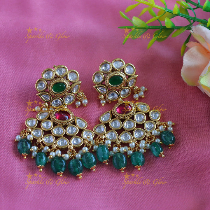 Elegant Floral Leaf design Kundan short necklace
