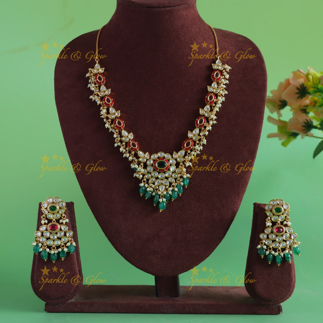 Elegant Floral Leaf design Kundan short necklace