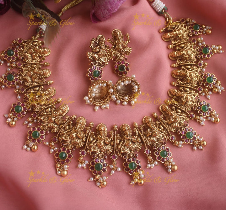 Elegant Idol Ganesha carved Floral bottu short necklace