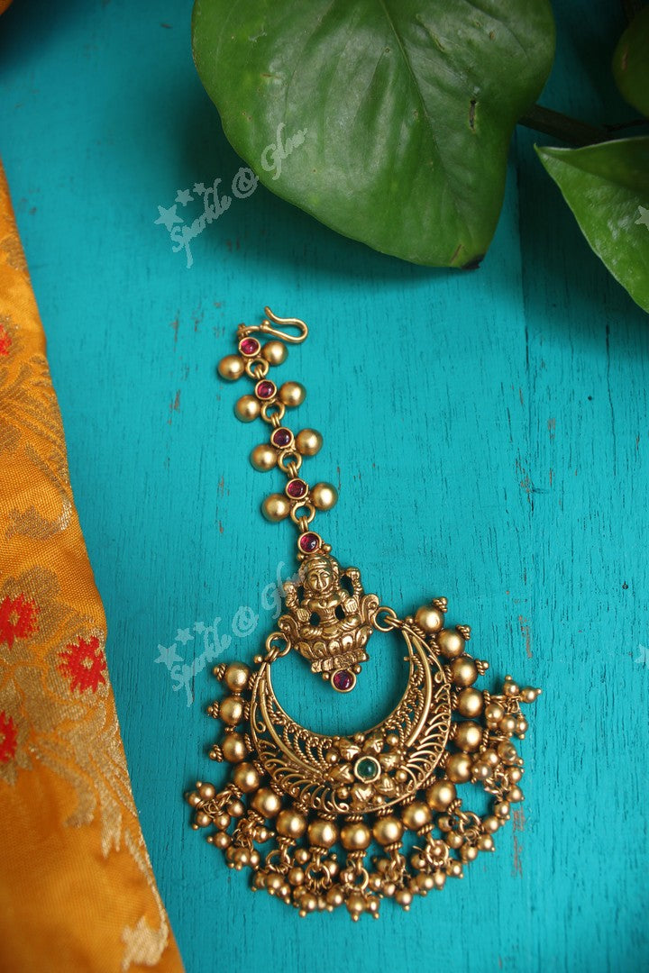 Antique Lakshmi SIngle line Maang Tikka