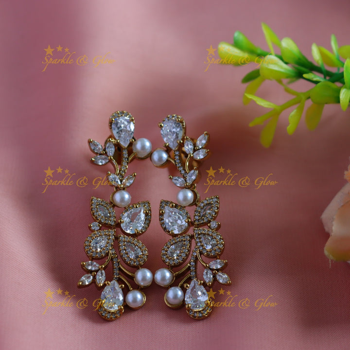 Beautiful Flower Leaf design American diamond short necklace