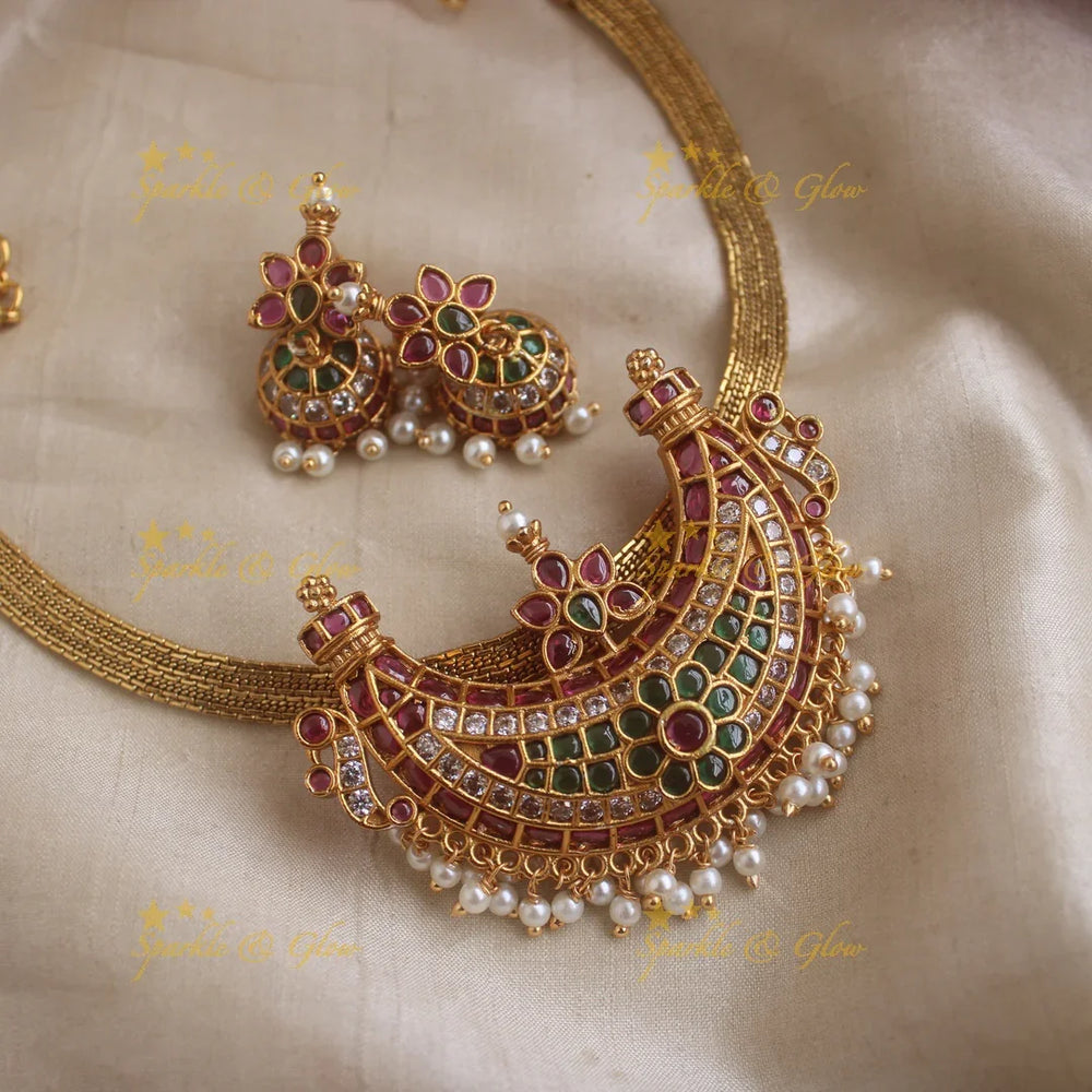 Beautiful Half moon pendant carved Kemp short necklace - Sparkle and Glow