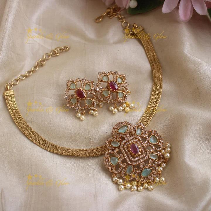 Elegant Floral and Leaf pendant short necklace-Light pink - Sparkle and Glow
