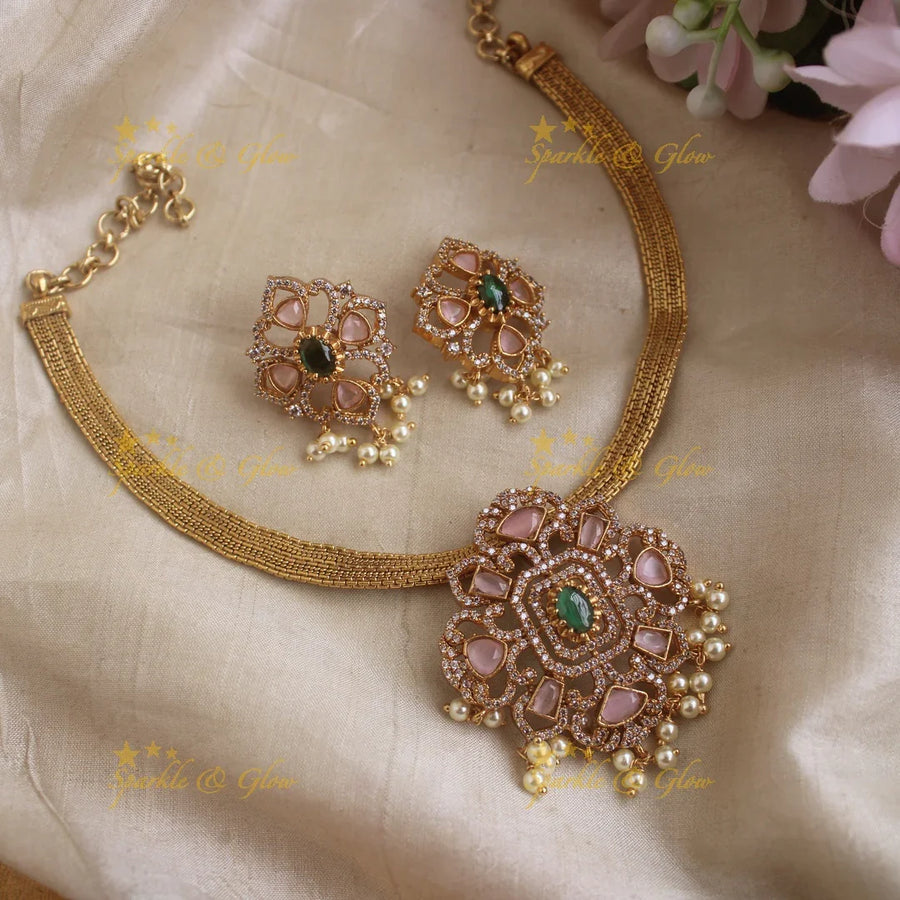 Elegant Floral and Leaf pendant short necklace-Light pink - Sparkle and Glow