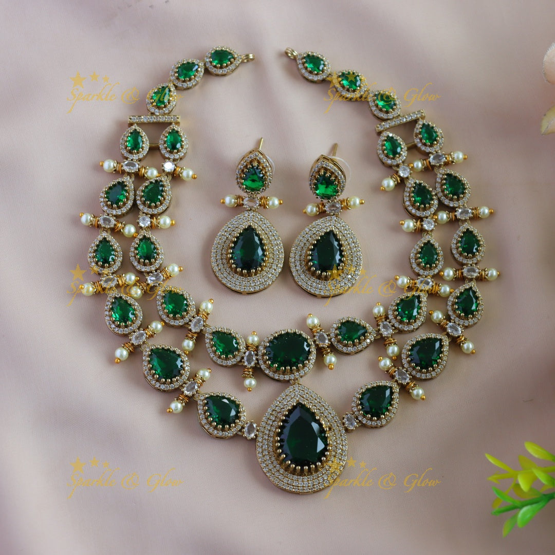 Gracious Two layered Victorian AD waterdrop short necklace
