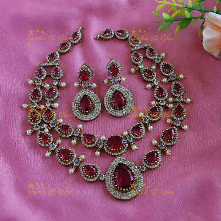 Gracious Two layered Victorian AD waterdrop short necklace
