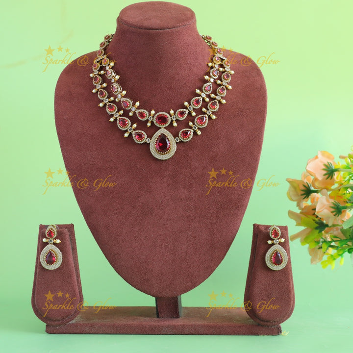 Gracious Two layered Victorian AD waterdrop short necklace